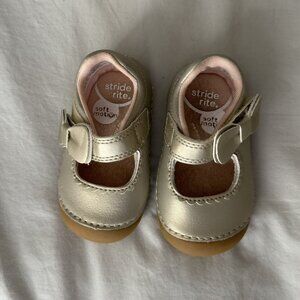 Stride Rite Champagne Gold First Walker Mary Jane's (3.5)